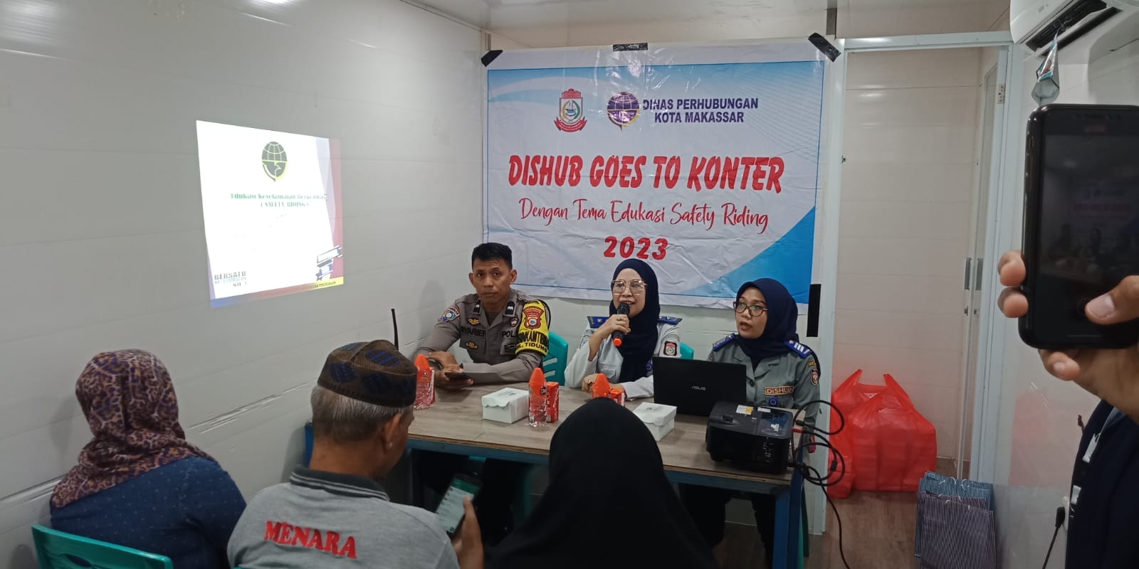 Kegiatan  di Kontener bersama Dinas Perhubungan Kota Makassar  Dengan  Tema Edukasi Safety Riding.